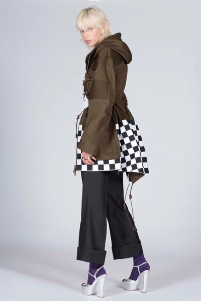 Look 17